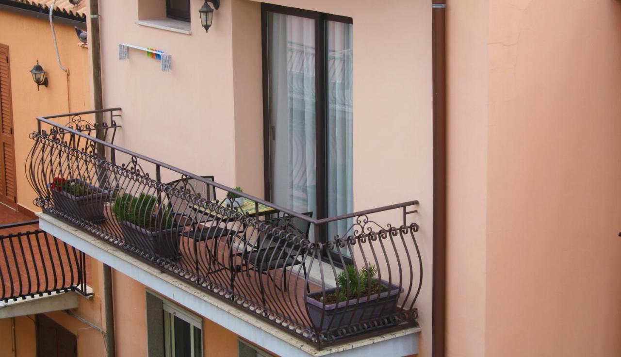 Ines Bed And Breakfast & Apartments Giardini Naxos Exterior photo